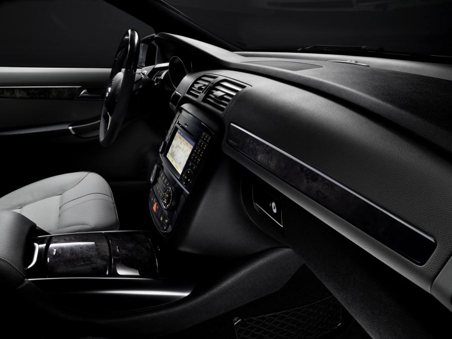 Mercedes-Benz R-Class 2010 года  (фото 34 из 45)